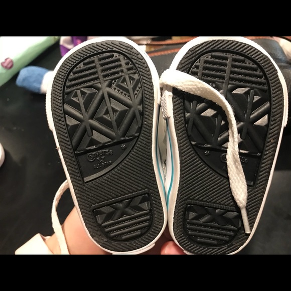 Baby Converse - Picture 3 of 4